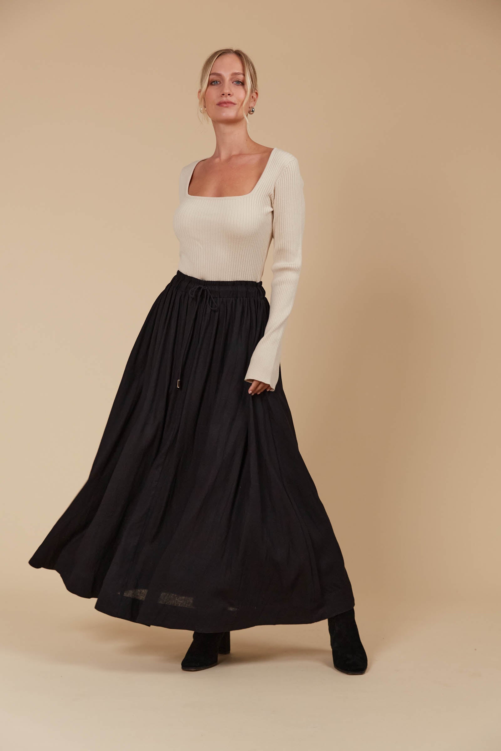 Venus Skirt - Onyx