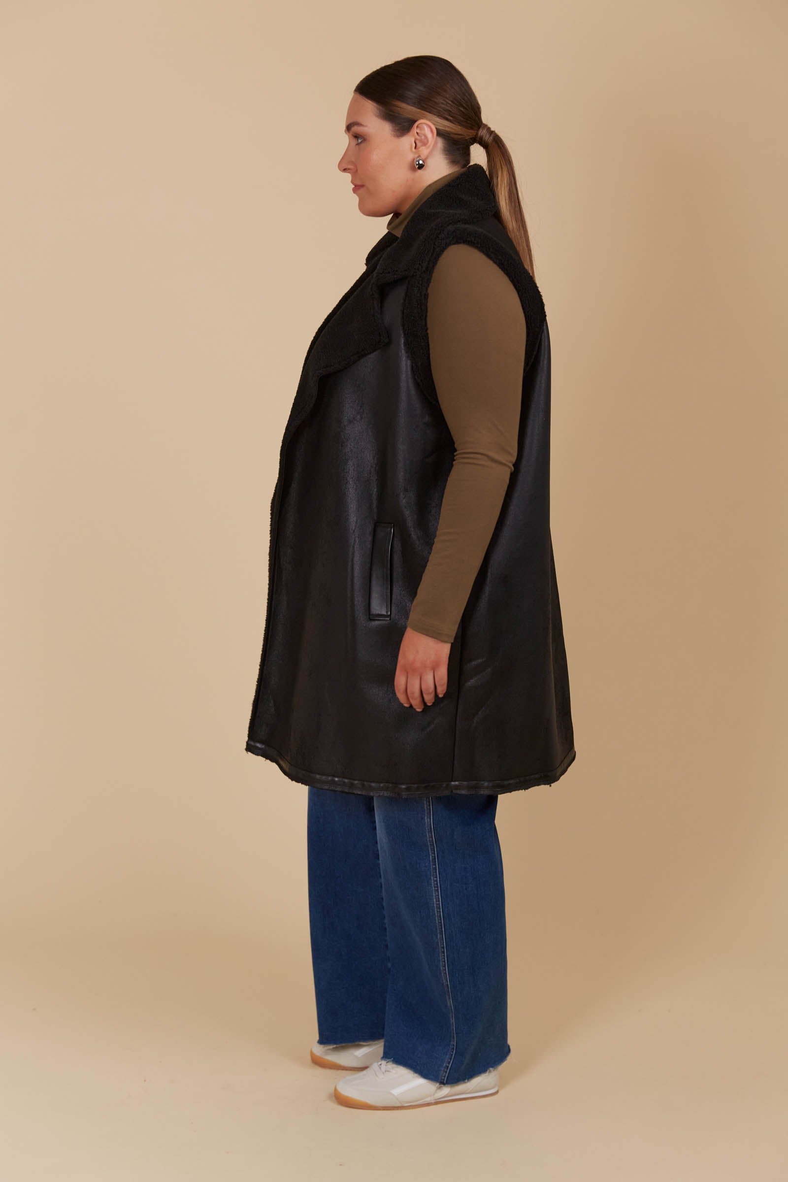 Eris Vest - Onyx