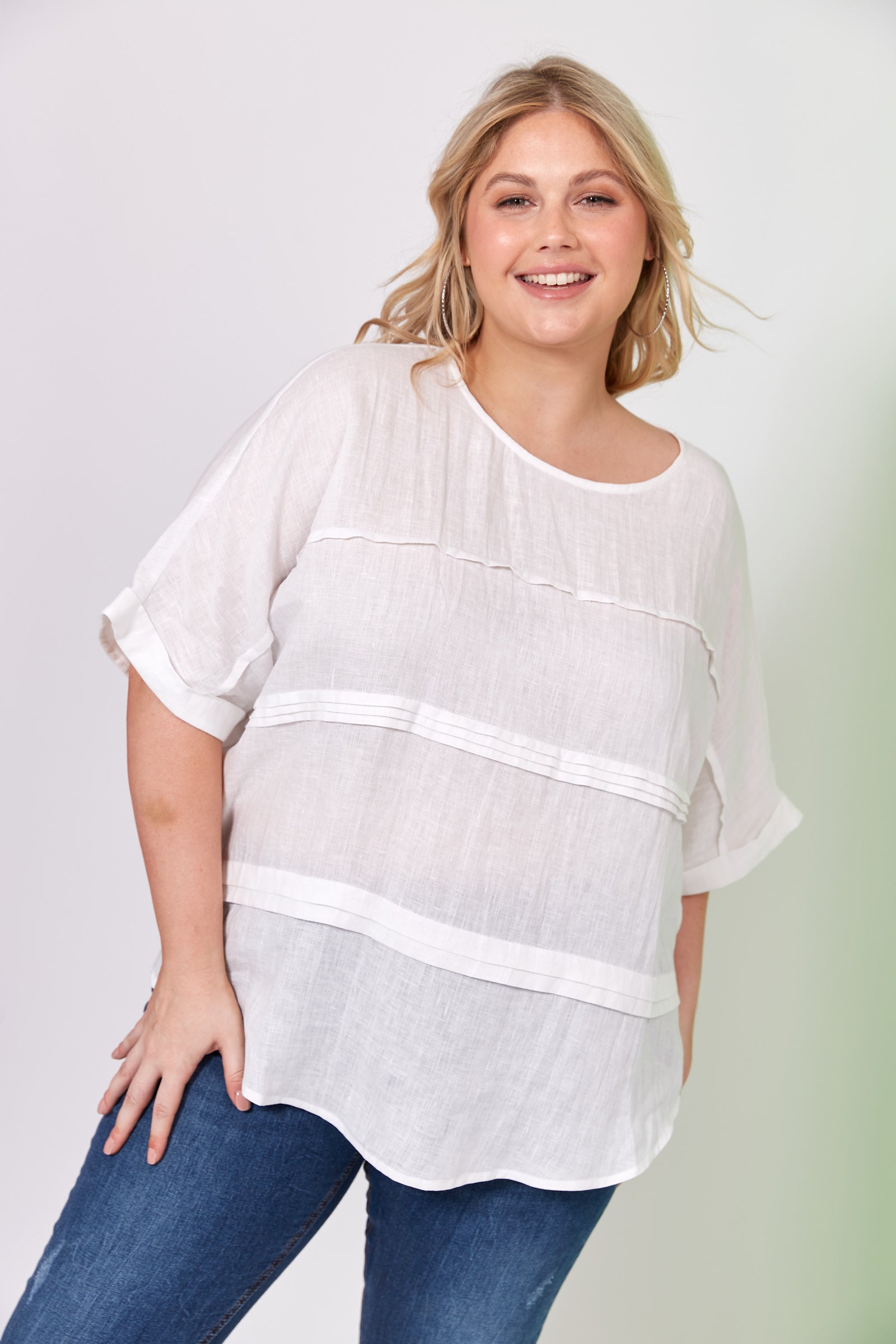 La Vie Pintuck Top - Blanc