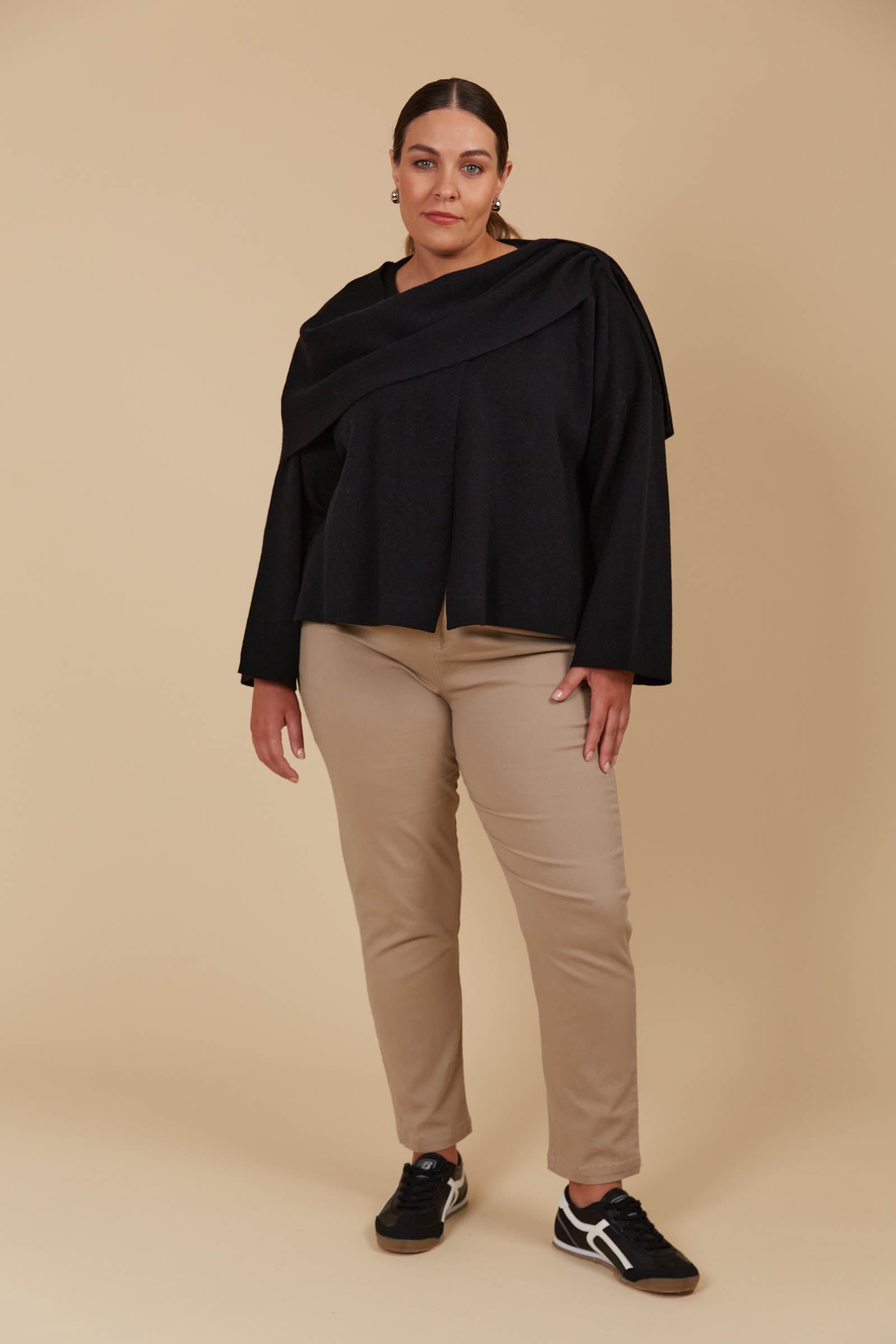 Selene Cape - Onyx