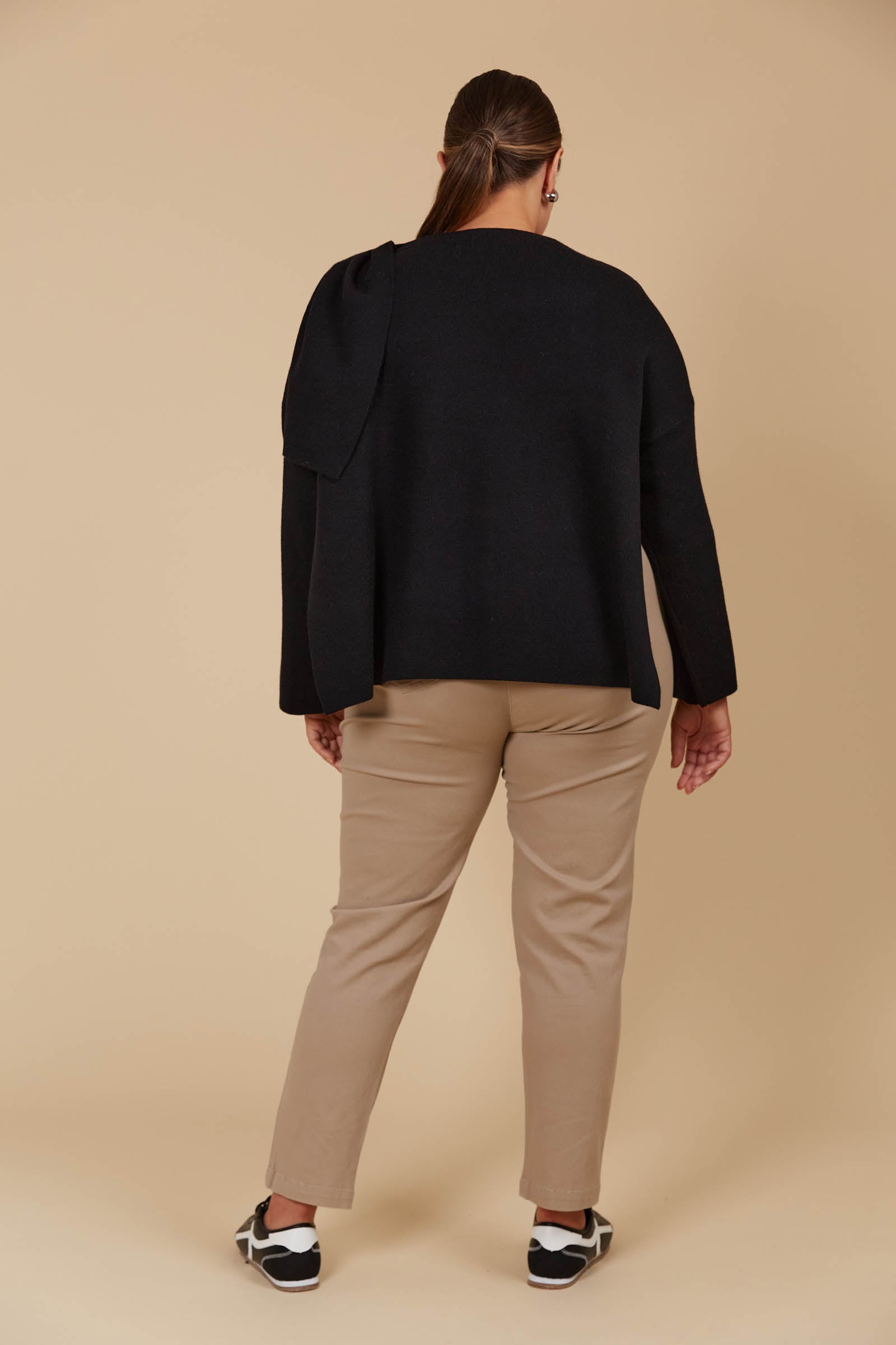 Selene Cape - Onyx